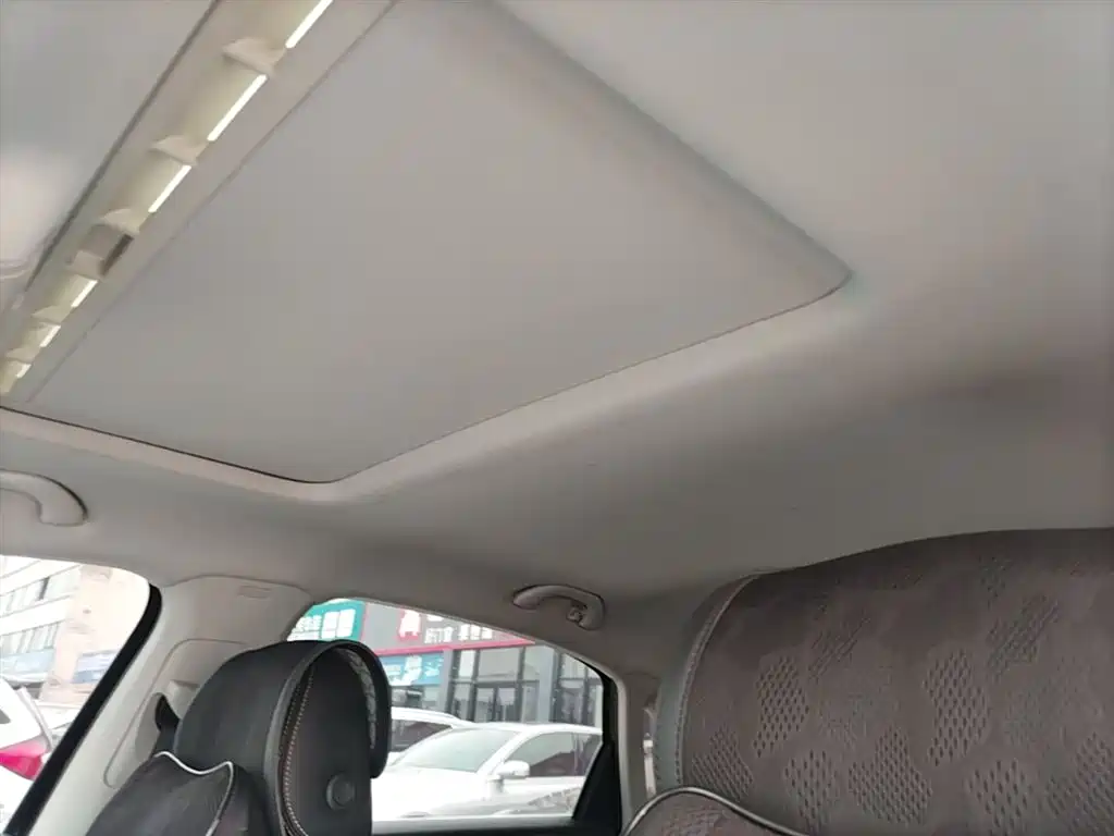 Volkswagen Passat — фото 18