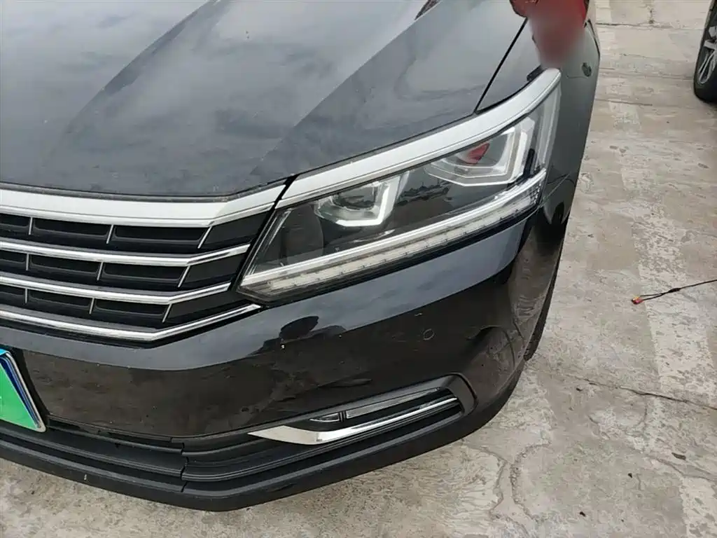 Volkswagen Passat — фото 24