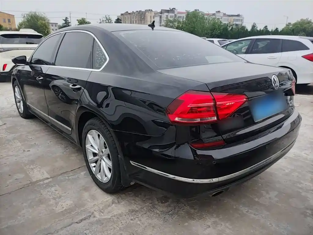 Volkswagen Passat — фото 5