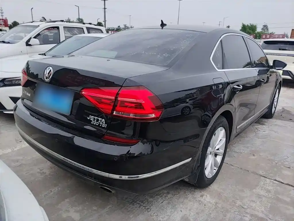 Volkswagen Passat — фото 7