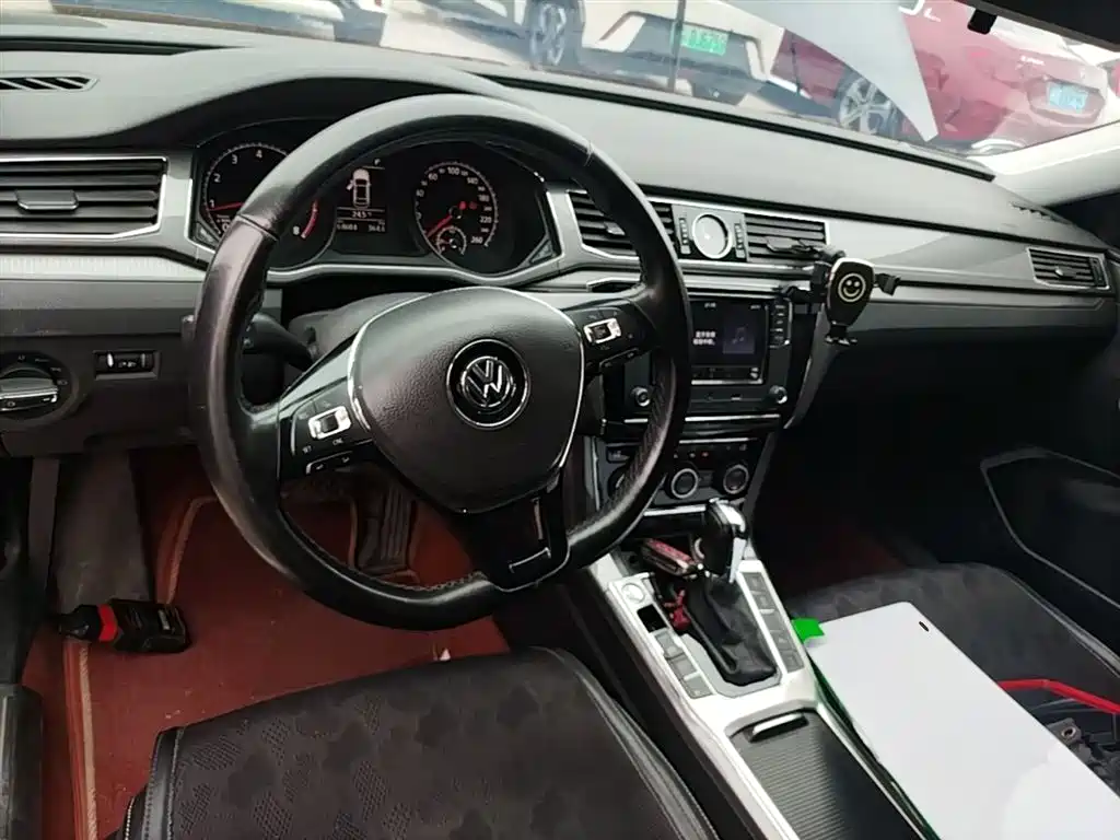 Volkswagen Passat — фото 10