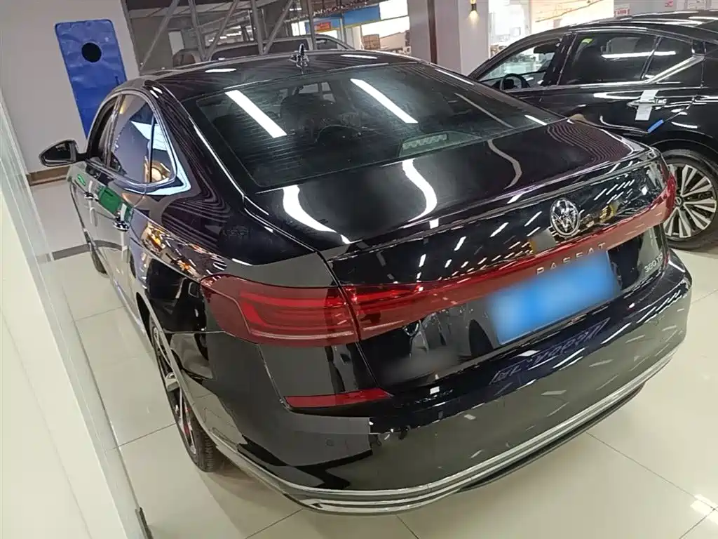 Volkswagen Passat — фото 5