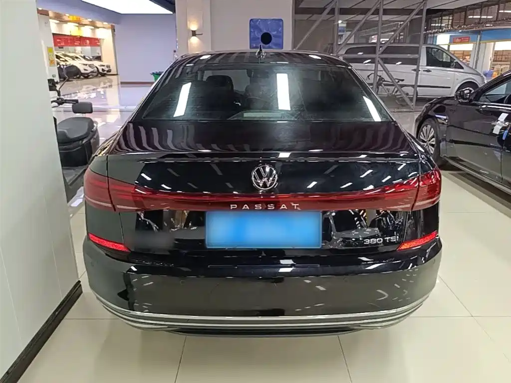 Volkswagen Passat — фото 6