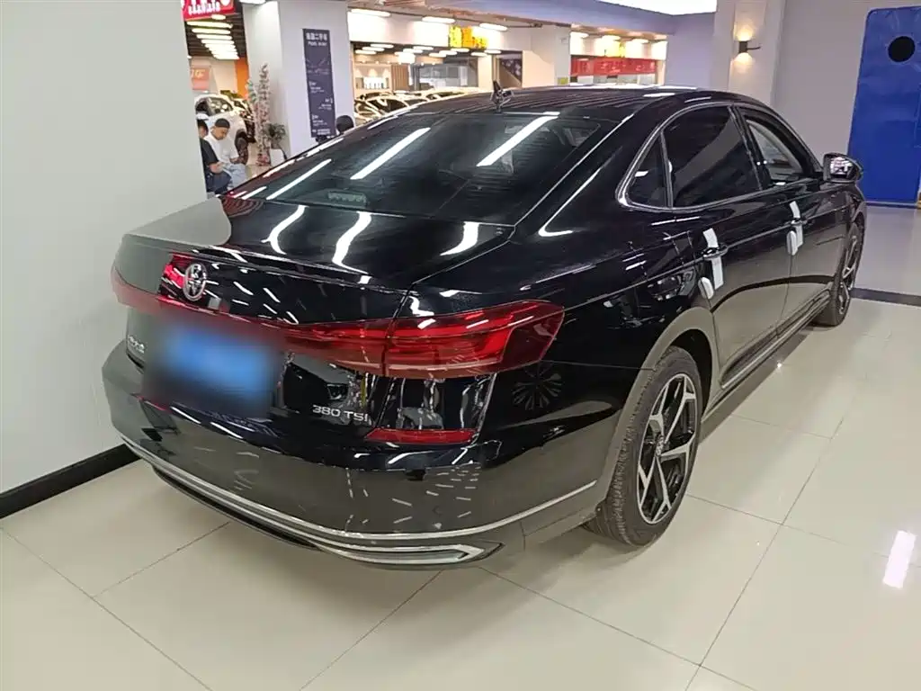 Volkswagen Passat — фото 7