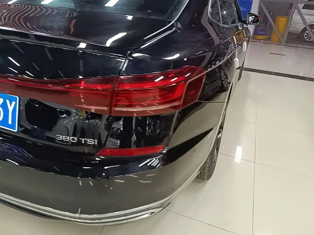Volkswagen Passat — фото 8