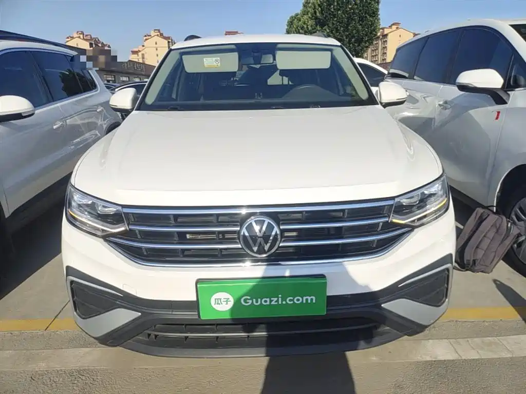 Volkswagen Tiguan L — фото 3