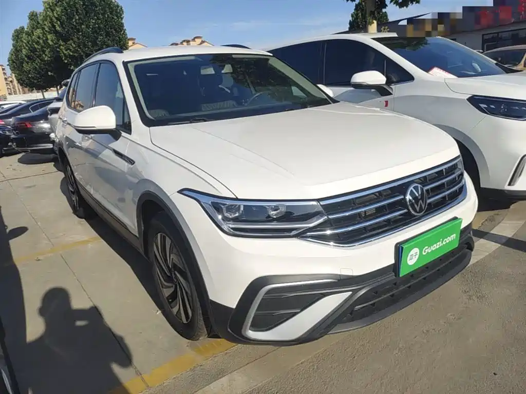 Volkswagen Tiguan L — фото 4