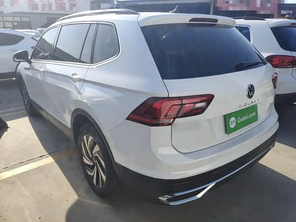 Volkswagen Tiguan L — фото 5