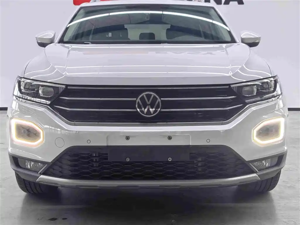 Volkswagen T-Roc — фото 8
