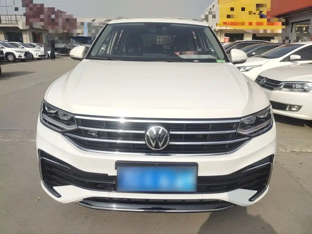 Volkswagen Tiguan L — фото 3