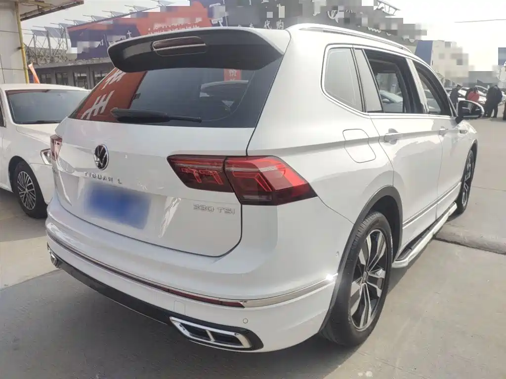 Volkswagen Tiguan L — фото 5
