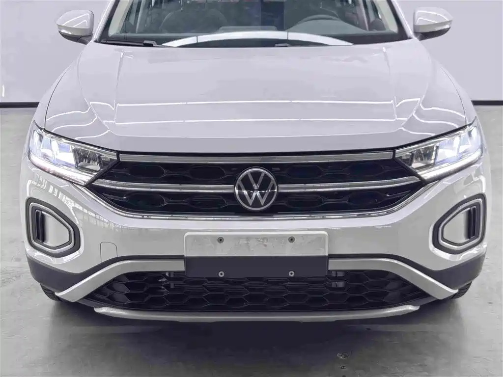 Volkswagen T-Roc — фото 8