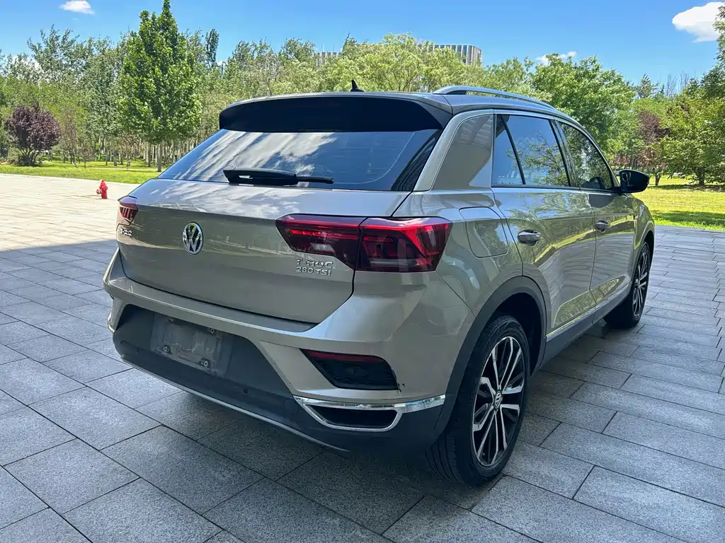 Volkswagen T-Roc — фото 4