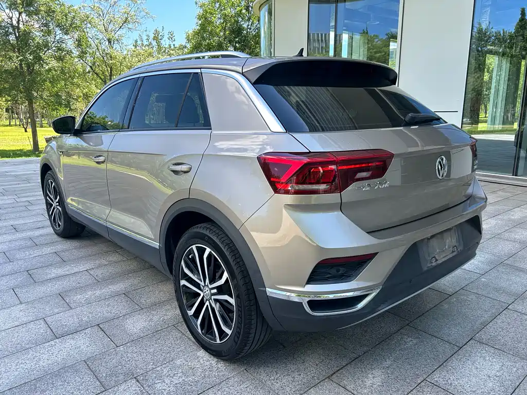 Volkswagen T-Roc — фото 5