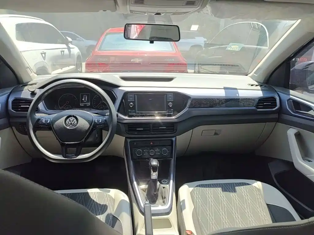 Volkswagen T-Cross — фото 10