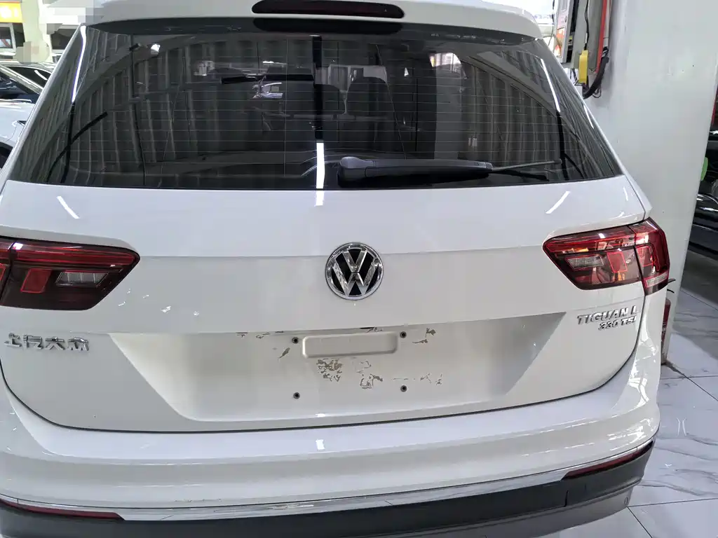 Volkswagen Tiguan L — фото 5
