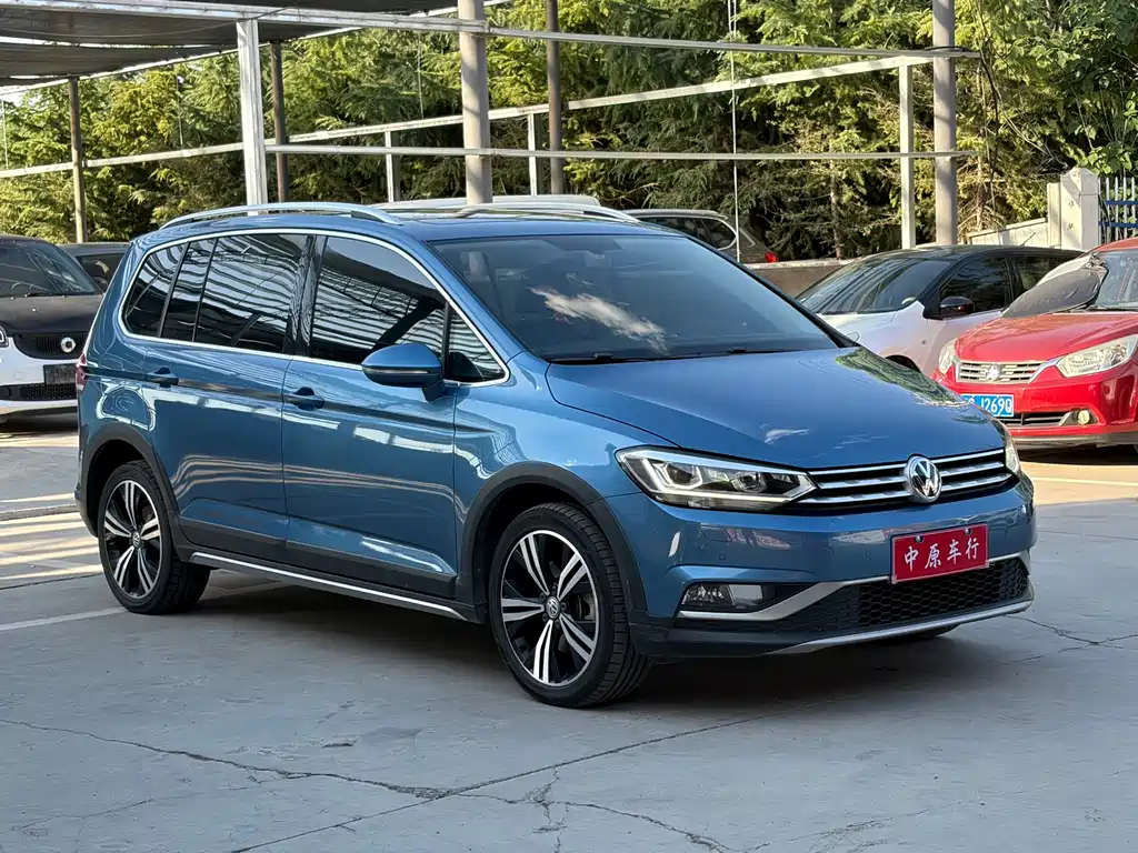 Volkswagen Touran — фото 3