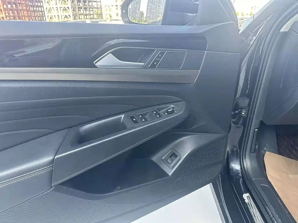 Volkswagen Passat — фото 10