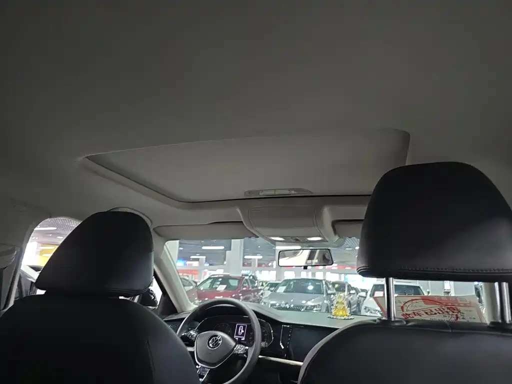 Volkswagen Passat — фото 11