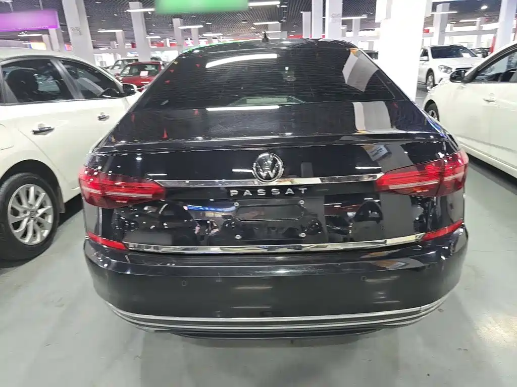 Volkswagen Passat — фото 6