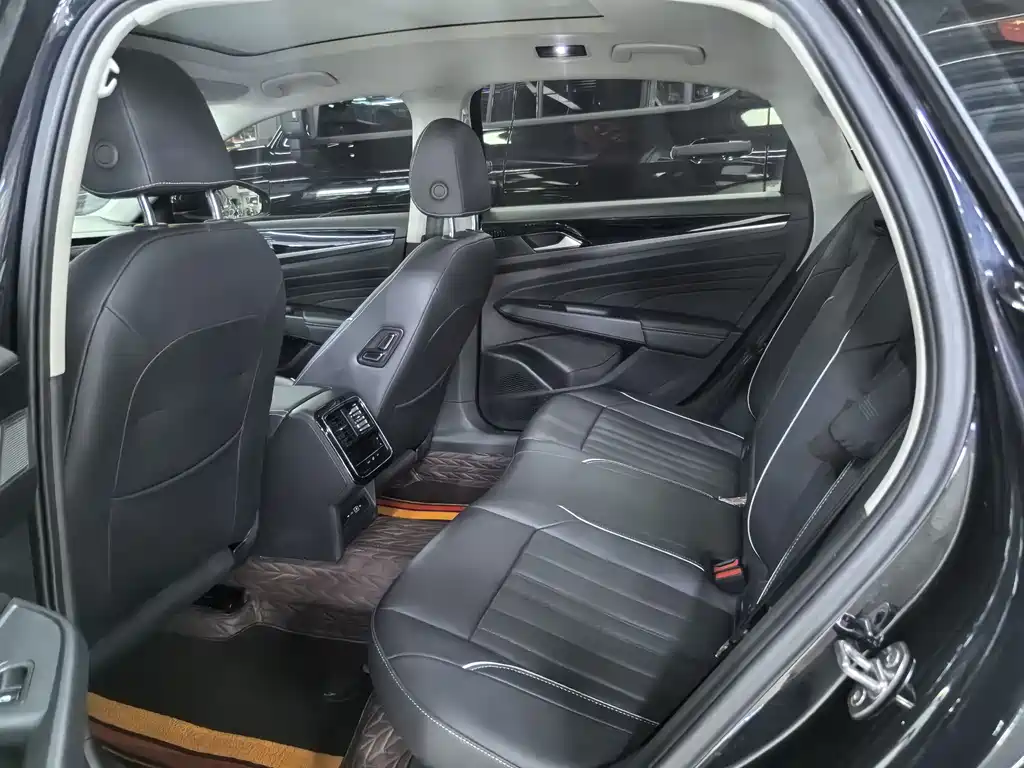 Volkswagen Passat — фото 9