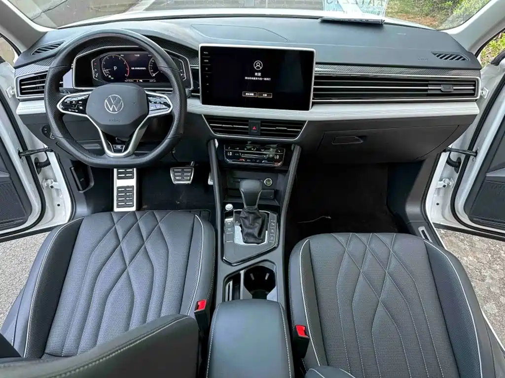 Volkswagen Tiguan L — фото 14