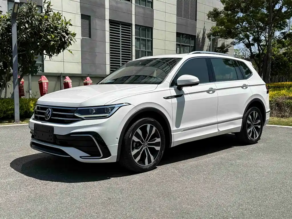 Volkswagen Tiguan L — фото 3