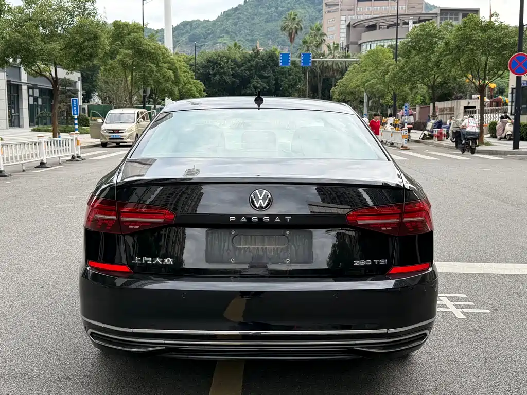 Volkswagen Passat — фото 5