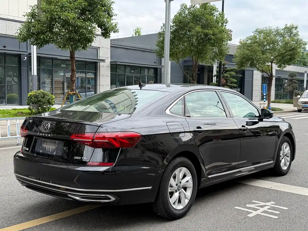 Volkswagen Passat — фото 6