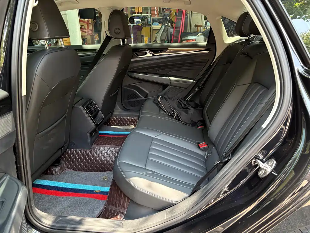 Volkswagen Passat — фото 6