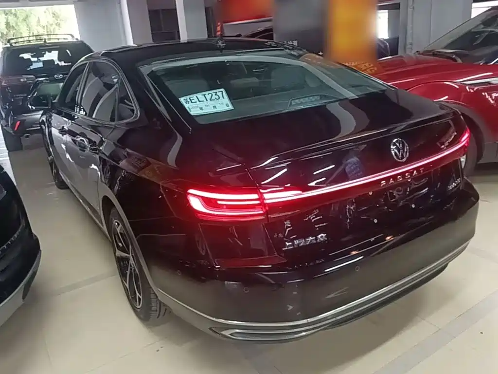 Volkswagen Passat — фото 5
