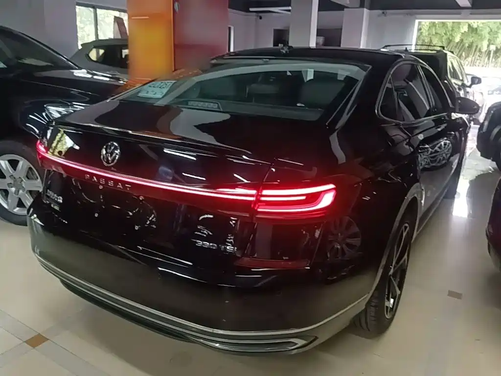 Volkswagen Passat — фото 7
