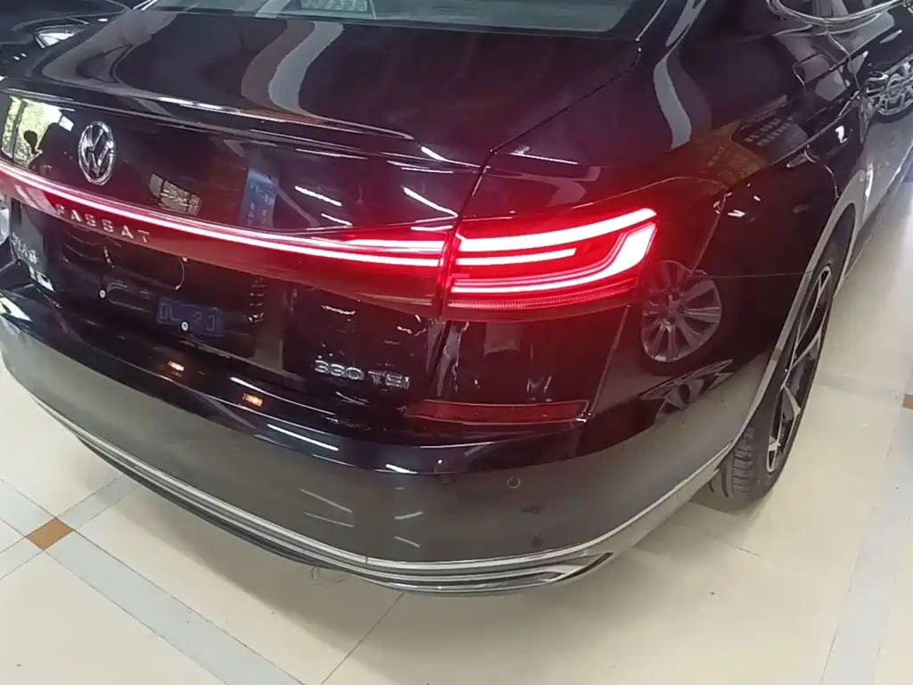 Volkswagen Passat — фото 8