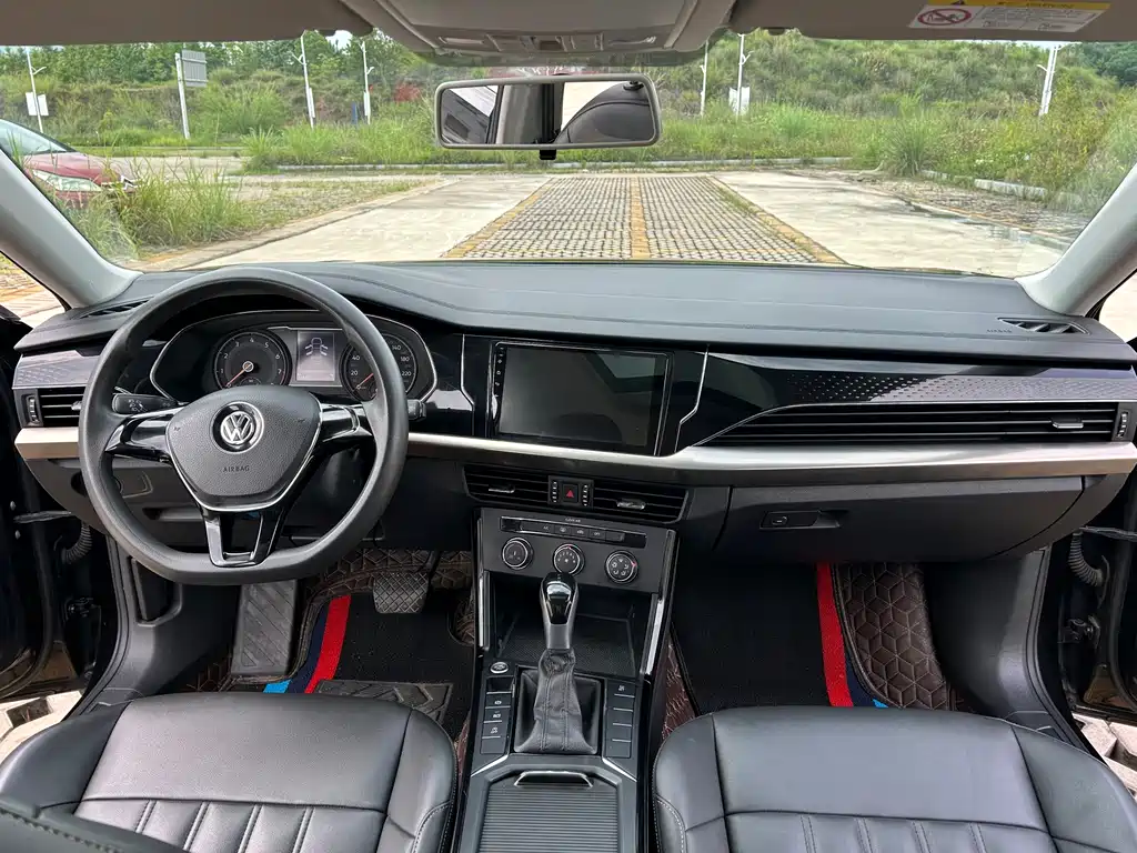 Volkswagen Passat — фото 11