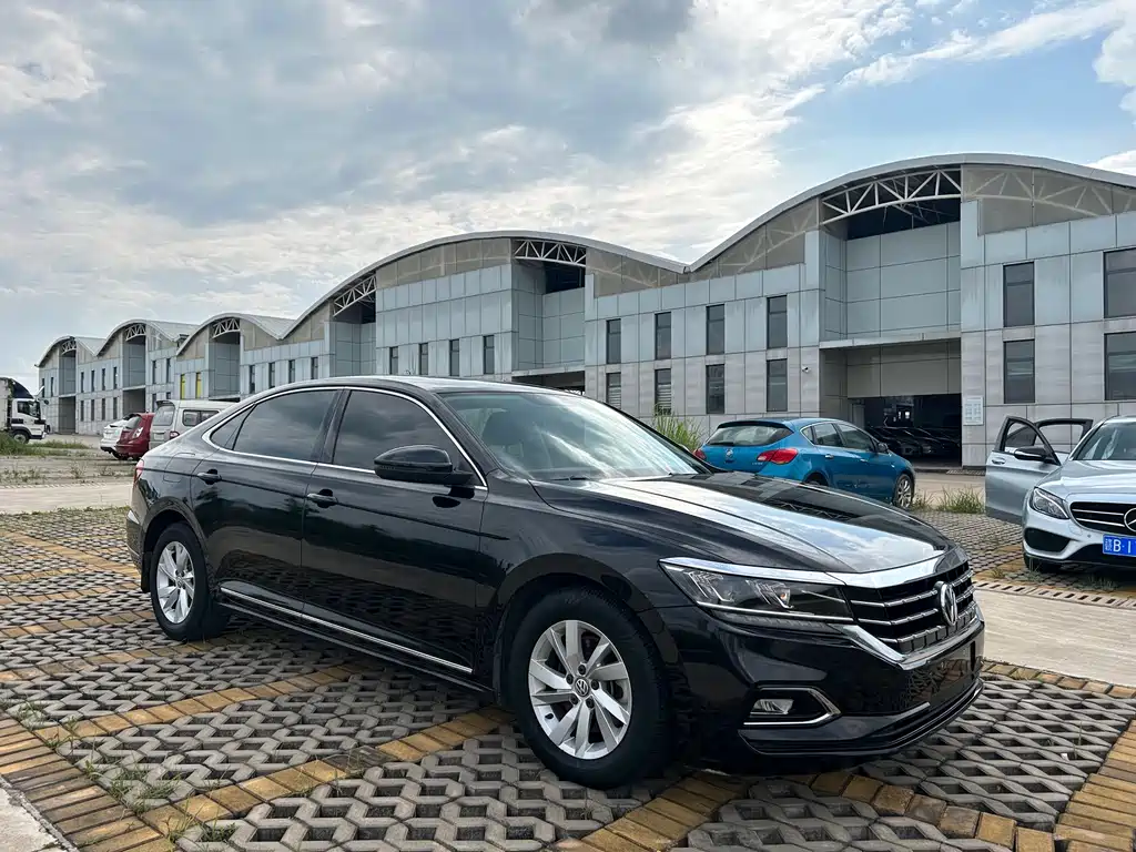 Volkswagen Passat — фото 3
