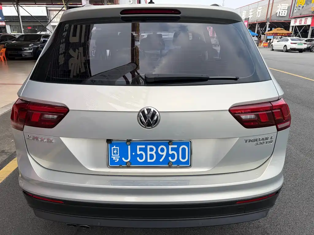 Volkswagen Tiguan L — фото 9