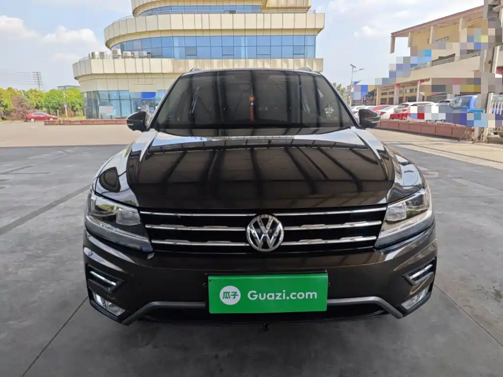 Volkswagen Tiguan L — фото 3