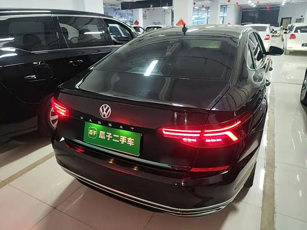 Volkswagen Passat — фото 6