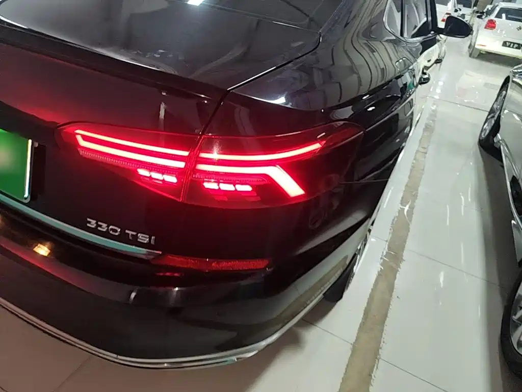 Volkswagen Passat — фото 8