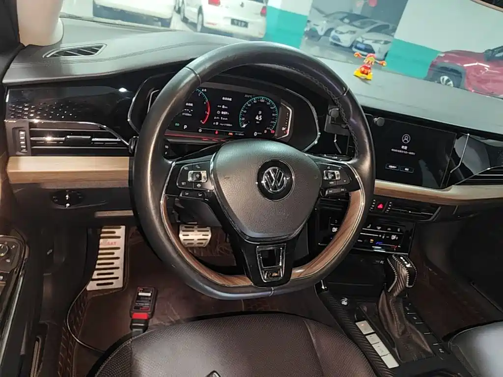 Volkswagen Passat — фото 10