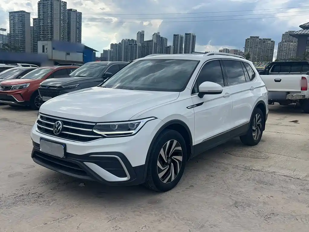 Volkswagen Tiguan L — фото 3