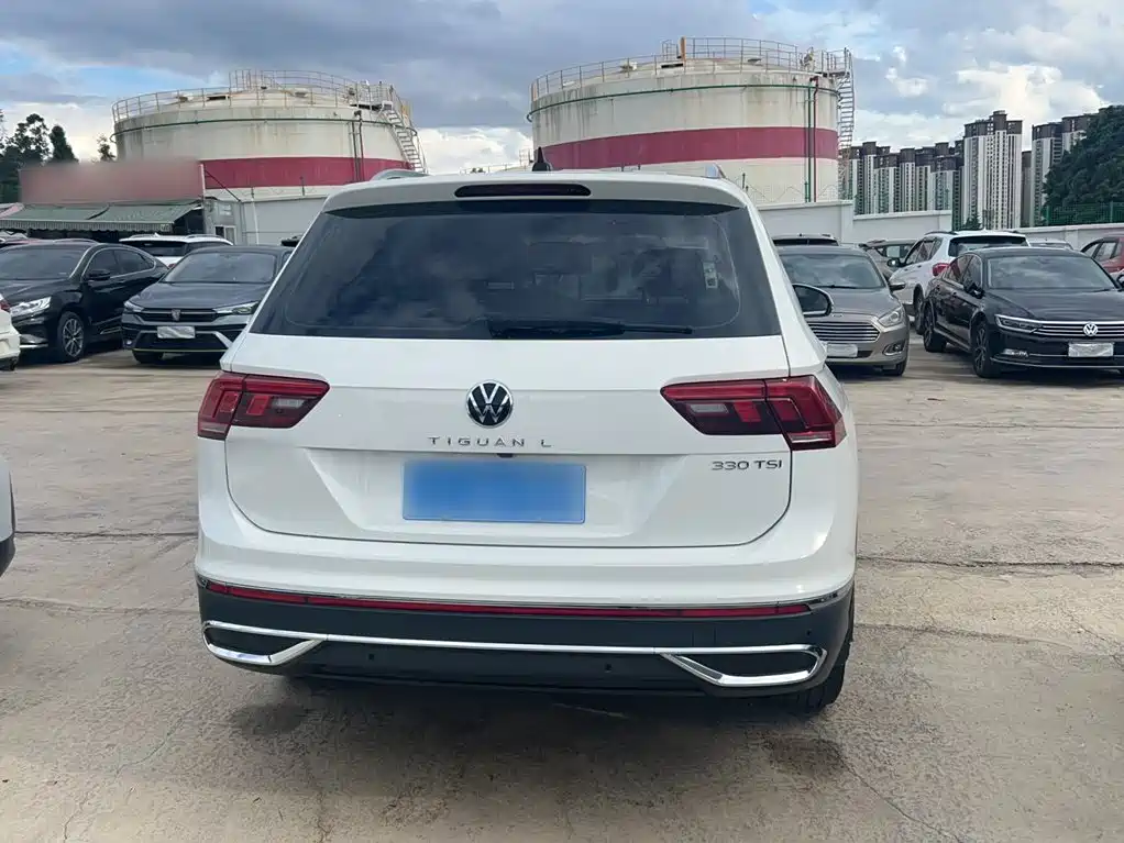 Volkswagen Tiguan L — фото 10