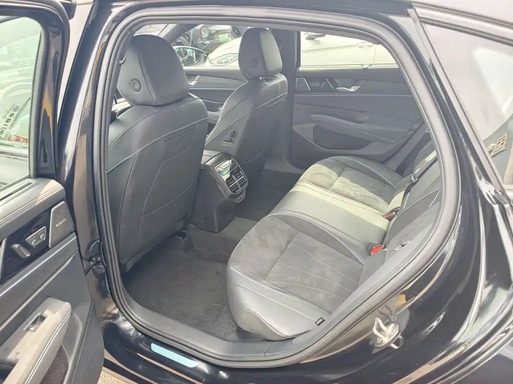 Volkswagen Passat — фото 7