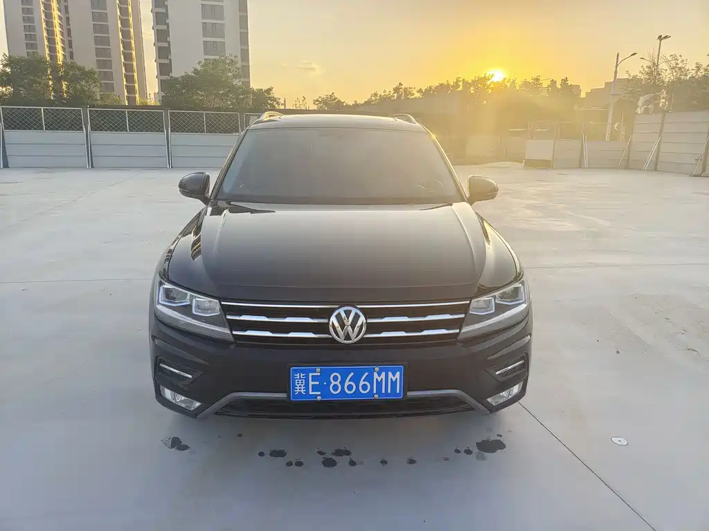 Volkswagen Tiguan L — фото 2
