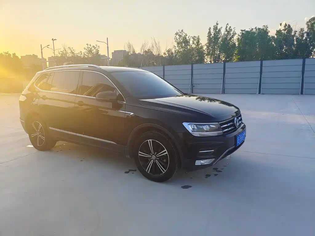 Volkswagen Tiguan L — фото 3
