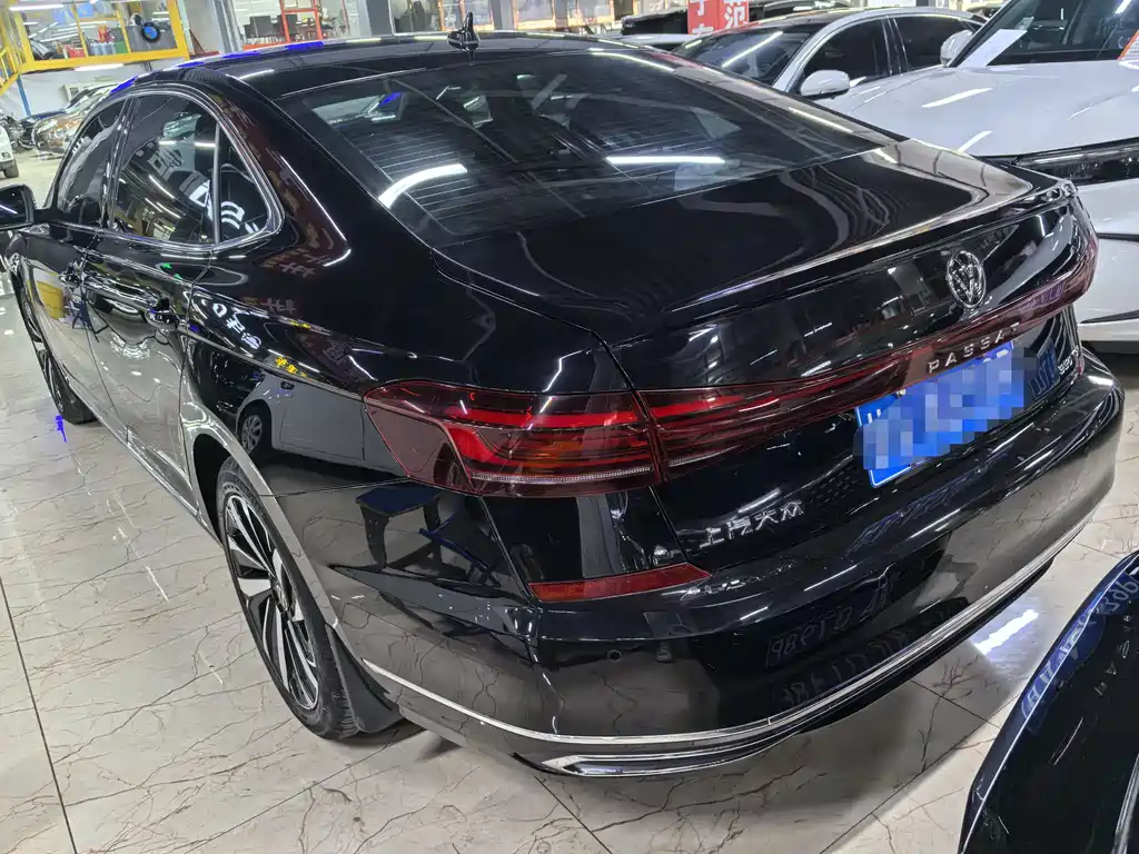 Volkswagen Passat — фото 4