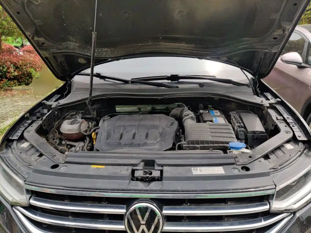 Volkswagen Tiguan L — фото 11