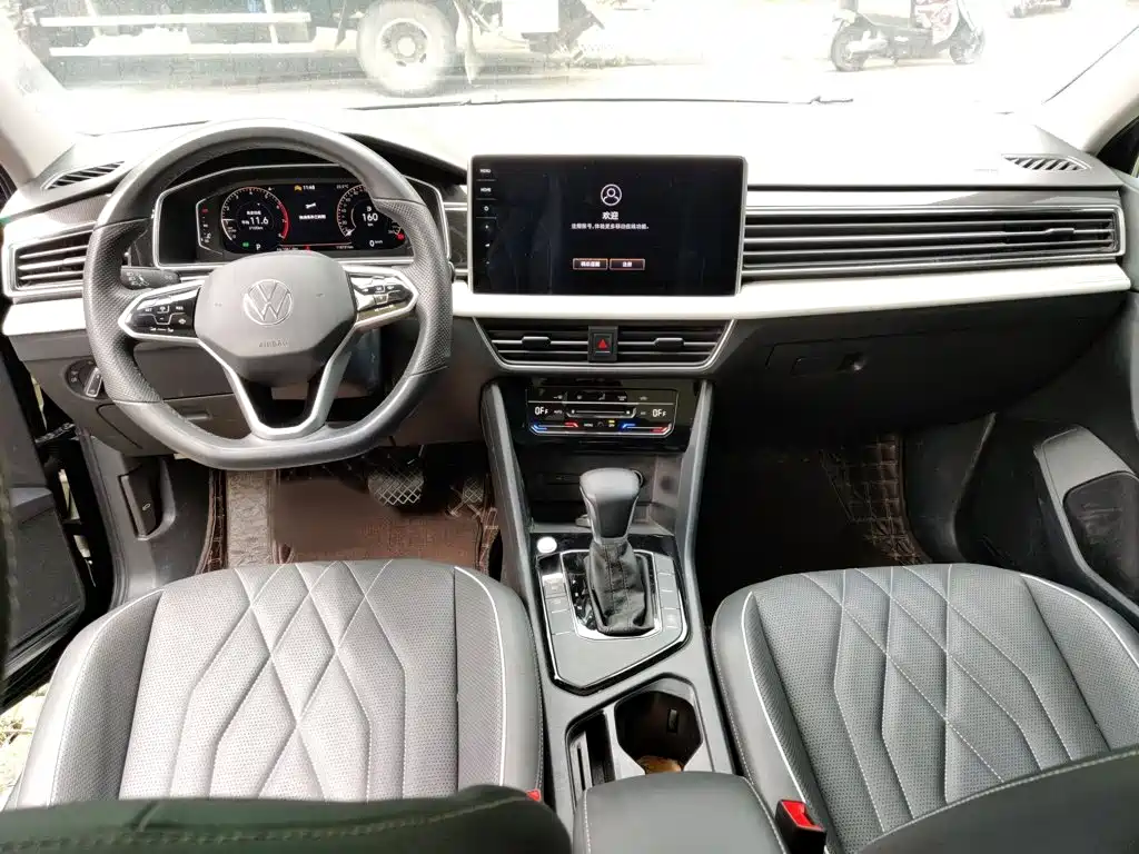 Volkswagen Tiguan L — фото 13