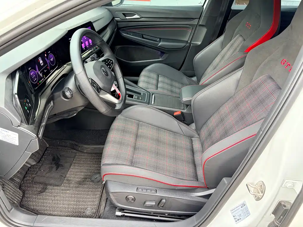 Volkswagen Golf GTI — фото 5