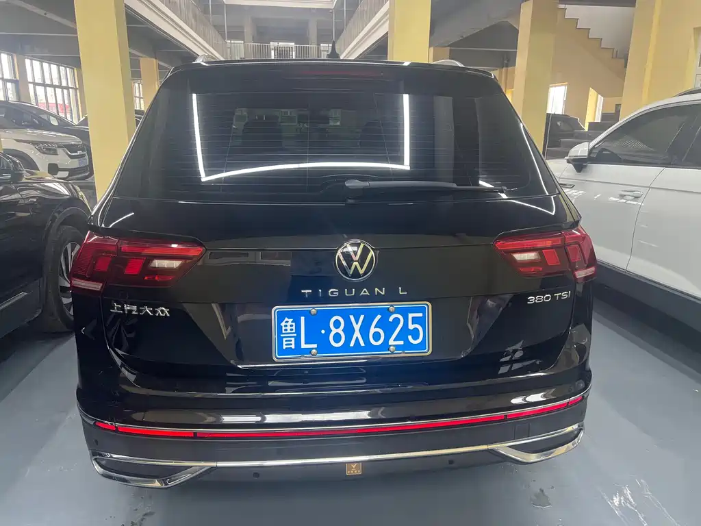 Volkswagen Tiguan L — фото 7